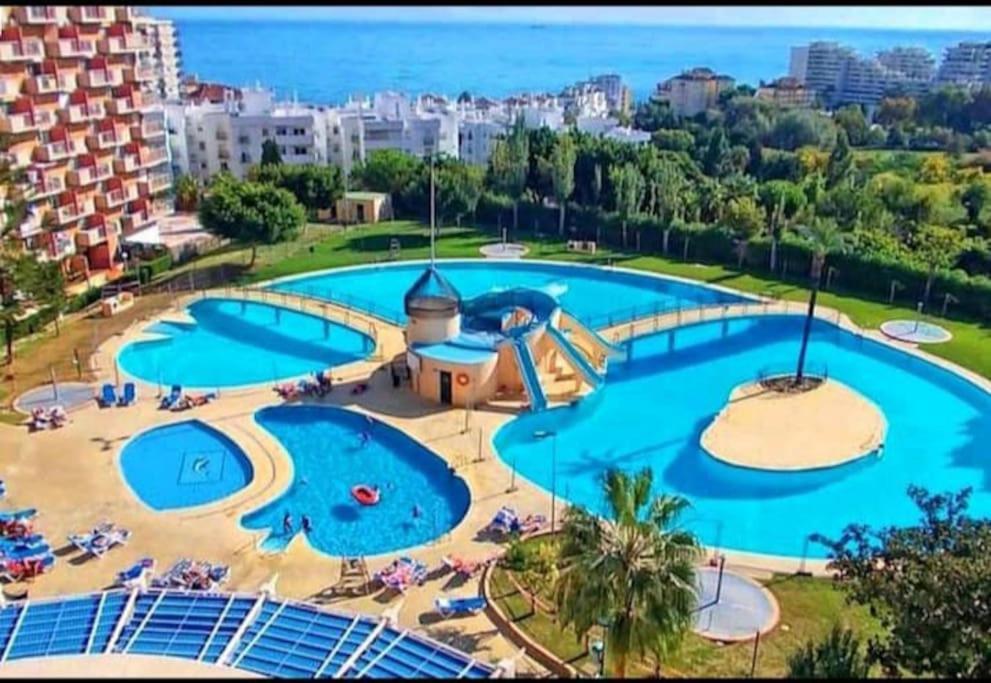 Edificio Minerva, Benalmadena Costa, Bonanza Sq.アパートメント エクステリア 写真